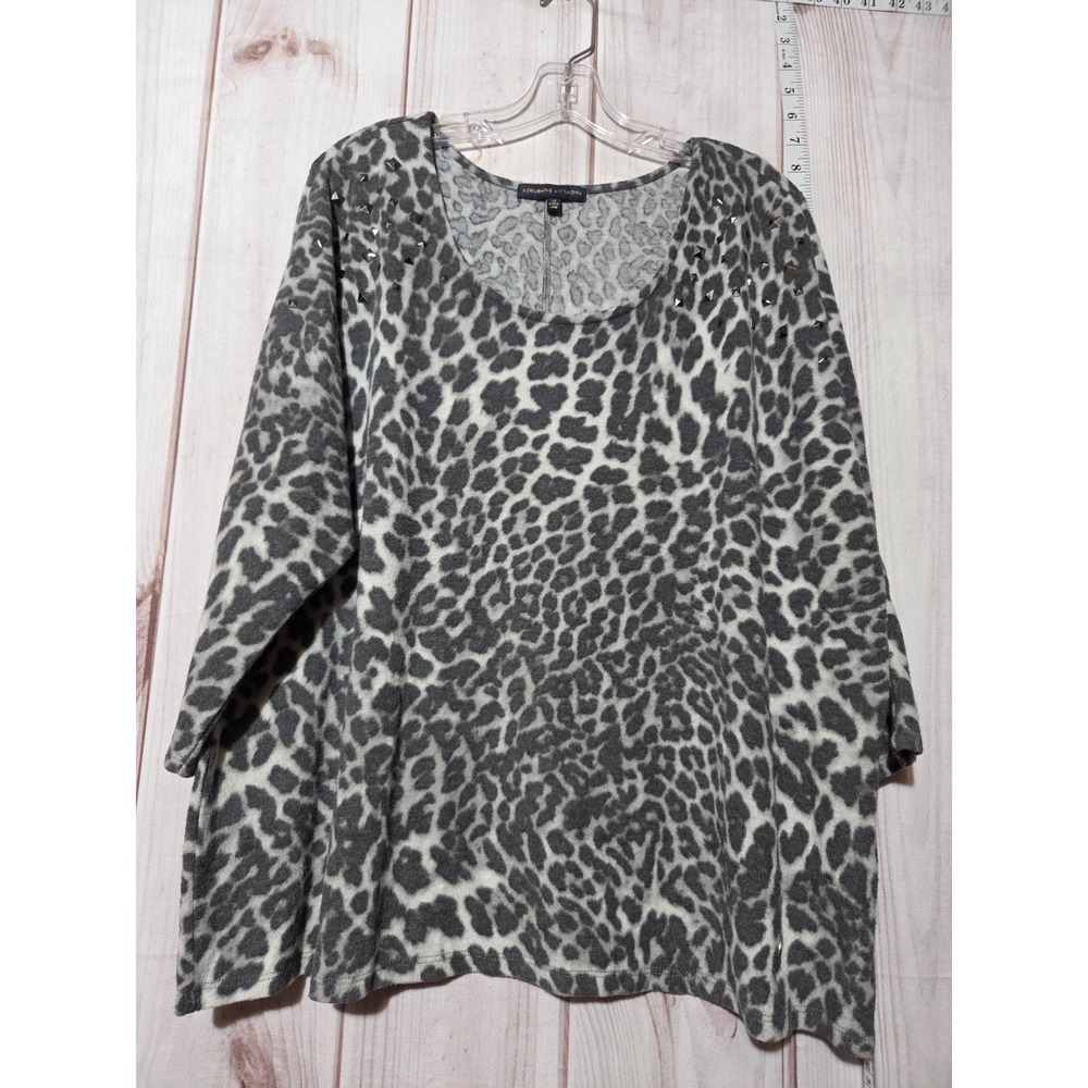 Ladies 3x Leopard Print Tunic Studded Shoulder Gray Oversized Pullover Blouse